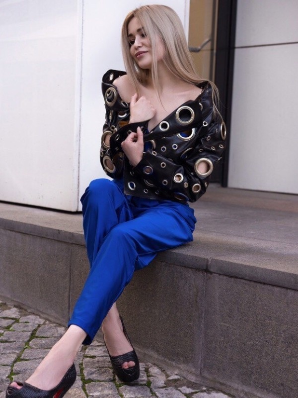 Вика привлекательная девушка из Сергиева посада цена от 3500 руб